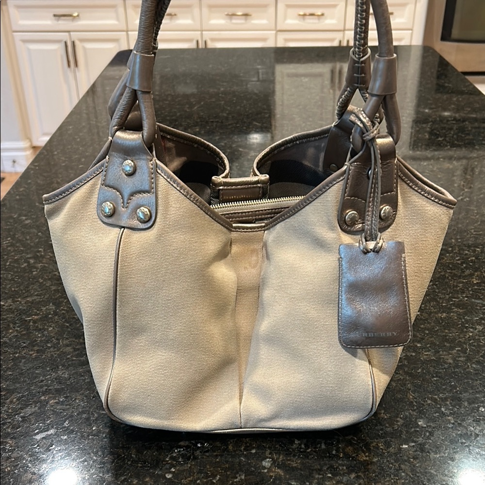 Vintage Burberry Nova Beige Canvas Taupe Metallic Leather Shoulder Purse Bag